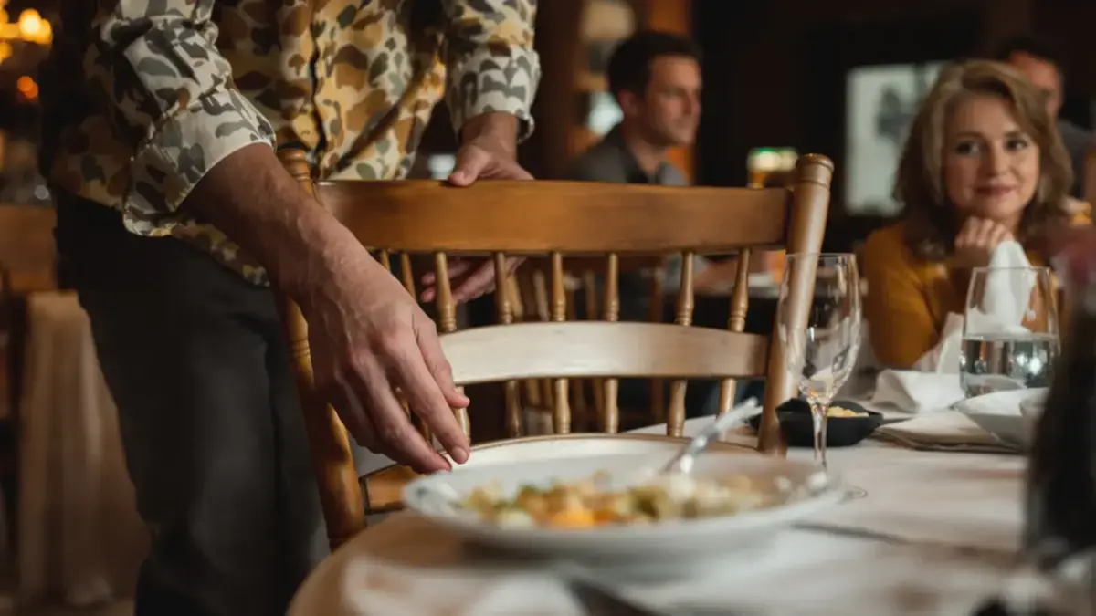 Je stoel terugzetten als je van tafel opstaat onthult specifieke persoonlijkheidskenmerken