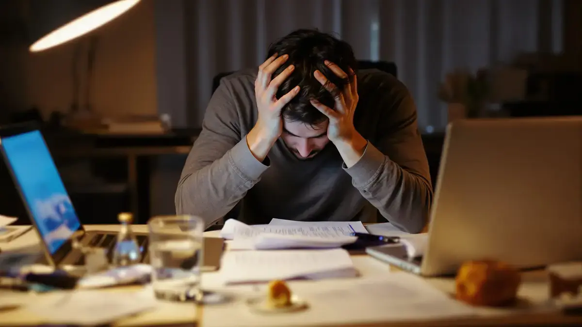 Voldoende slapen maar toch uitgeput blijven: deze stille oorzaak die velen over het hoofd zien